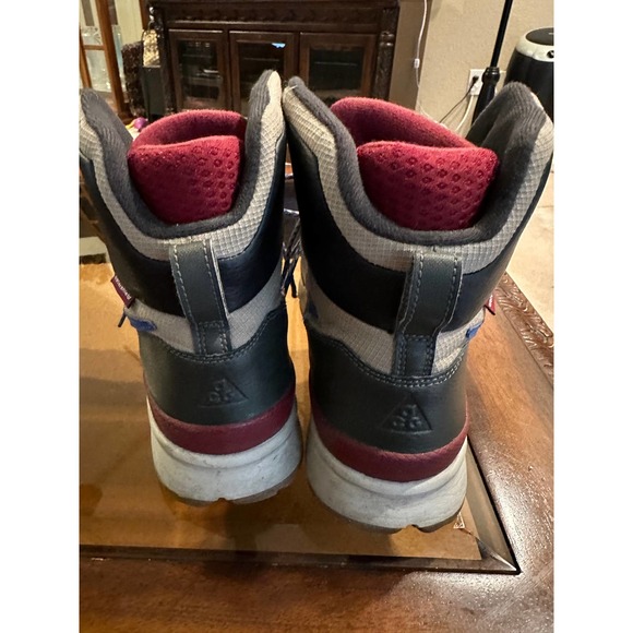 Athletic_Shoes